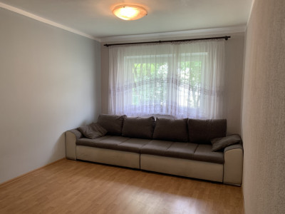 Apartament decomandat 3 camere parter pivnita 60 mpu in Vasile Aaron