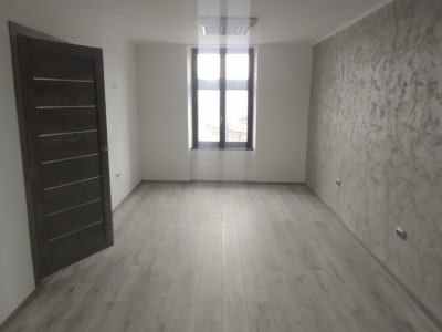 Apartament 2 camere 35 mp in zona Orasul de Jos aproape de Piata Mica