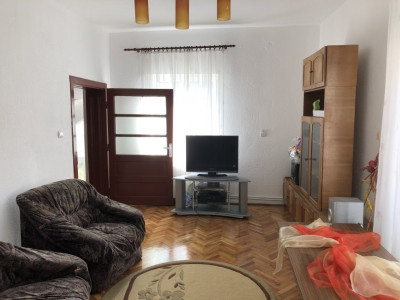 Casa regim D+P+1+M fara curte de vanzare Sibiu zona Trei Stejari