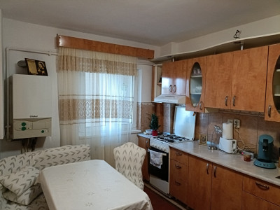 Apartament decomandat 3 camere 63mpu mobilat pivniță Cetate Alba Iulia