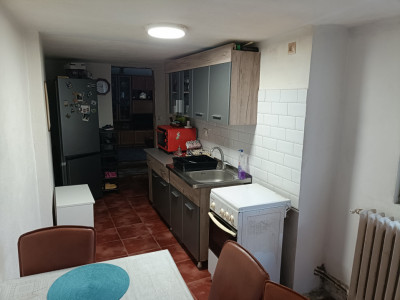 Casa 3 camere 100 mpu mobilata utilata curte gradina Centru Alba Iulia