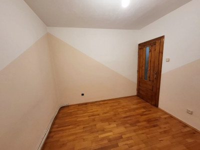 Apartament cu 3 camere etaj 3 de vanzare in Sebes Lucian Blaga