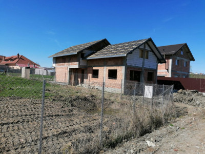 Casa individuala zona linistita 130 mp teren 460 mp in Cisnadie Sibiu