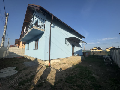 Casa individuala 5 camere 130 mpu curte libera 200 mp Cristian Sibiu