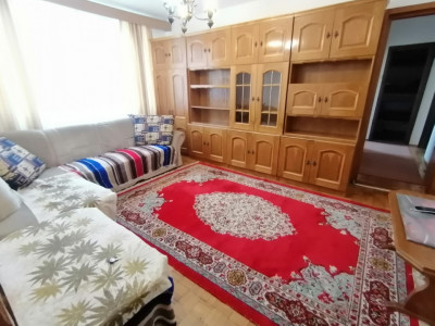 Apartament de vanzare 3 camere balcon etaj intermediar Terezian Sibiu