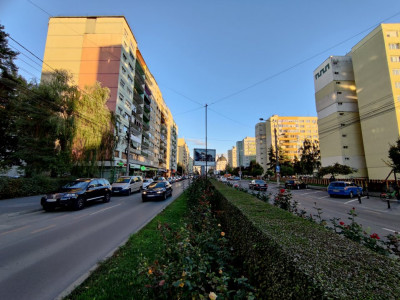 Apartament decomandat de vanzare 2 camere si balcon zona Mihai Viteazu