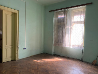 Spatiu de birouri de vanzare 70 mp cu 3 camere in Centru Sibiu