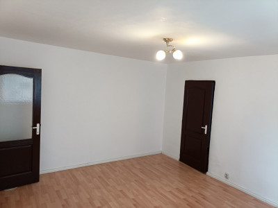 Apartament 2 camere 50mp utili balcon 5 mp etaj intermediar Sebes Alba