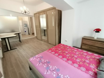 Apartament 3 camere 80 mpu pretabil spatiu comercial zona Strand Sibiu