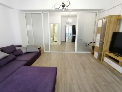 Apartament 3 camere 80 mpu pretabil spatiu comercial zona Strand Sibiu
