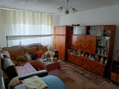 Apartament decomandat 3 camere 2 bai 68 mpu balcon Cetate Alba Iulia