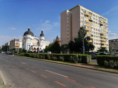 Apartament decomandat de vanzare cu 3 camere balcon zona Mihai Viteazu