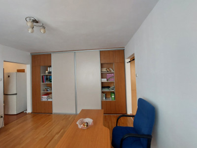 Apartament de vanzare etaj 1 balcon pivnita Mihai Viteazu Sibiu