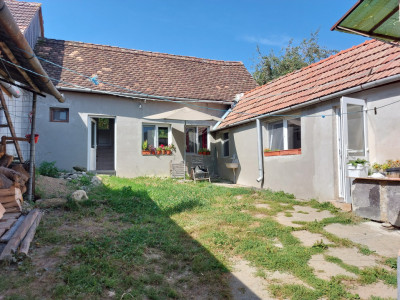 Casa mica de vacanta camera bucatarie baie 270 teren Gura Raului