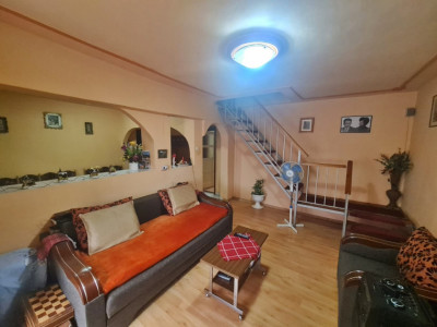 Apartament cu 3 camere etaj 4 de vanzare in Sebes Aleea Parc