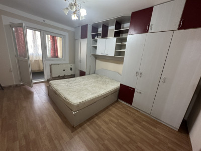 Apartament 2 camere etaj intermediar zona 1 Decembrie Fagaras