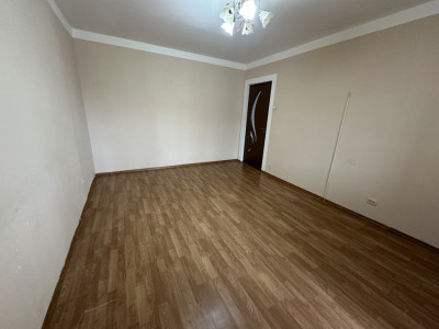 Apartament 2 camere etaj intermediar zona 1 Decembrie Fagaras