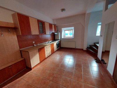 Apartament 2 camere 40 mpu mobilat si utilat in zona Terezian