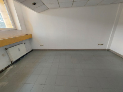 Spatiu pentru birouri de inchiriat 20 mp zona Terezian Sibiu