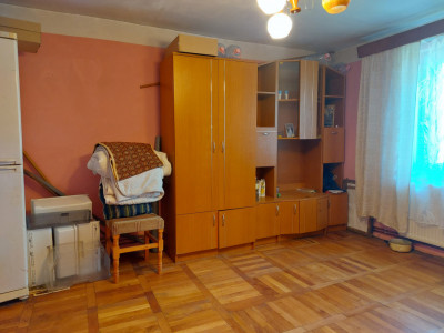 Apartament la casa 2 camere 41 mp 152 mp gradina 1 vecin Cisnadie