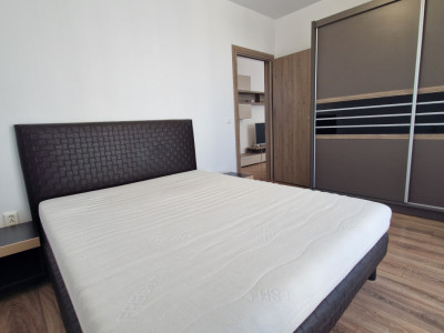 Apartament decomandat de vanzare bloc cu lift si parcare Doamna Stanca