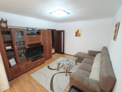 Apartament 4 camere 2 bai 77 mpu mobilat utilat pivnita etaj 3 Sebes