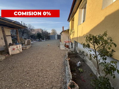 Casa de vanzare 5 camere anexe gospodaresti 1234 mp teren in Parau