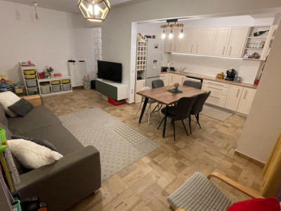 Apartament spatios de vanzare cu 3 camere Cartierul Arhitectilor