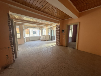 Casa 5 camere pivnita anexa curte libera 250 mp zona Piata Cluj Sibiu