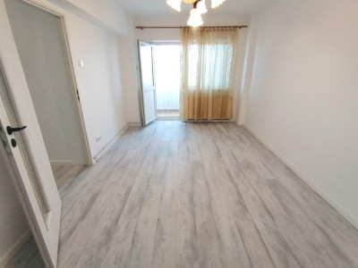 Apartament decomandat 2 camere renovat balcon pivnita Strand Sibiu