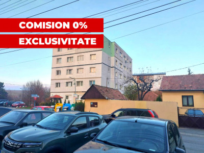 Apartament de vanzare 3 camere 55 mpu etaj 3 Piata Noua Cisnadie