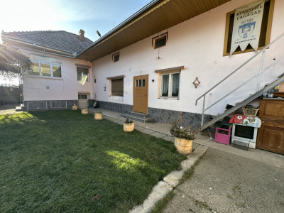 Casa de vanzare 3 camere 105 mpu teren liber 498 mp si garaj Mandra