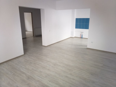 Apartament de inchiriat 3 camere decomandate Sibiu zona Promenada Mall