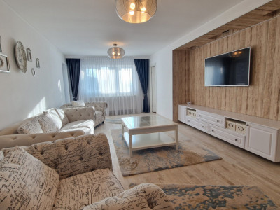 Apartament de vanzare 3 camere 2 bai + gradina proprie balcon parcare