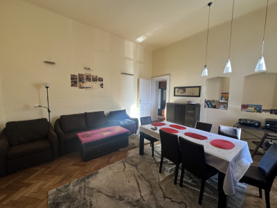 Apartament la casa 85 mp utili 3 camere la parter zona Sub Arini