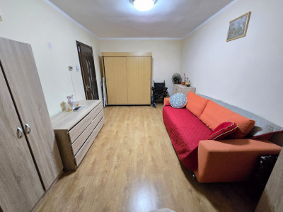 Apartament decomandat de vanzare 2 camere balcon lift Siretului Sibiu