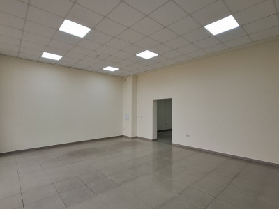 Spatiu comercial cu 2 camere 132 mpu parter cu vad auto Turnisor Sibiu