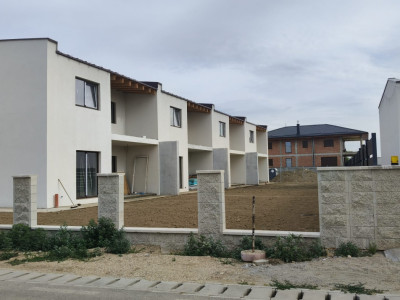 Casa noua insiruita de vanzare in Sebes drumul Petrestiului
