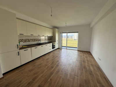 Apartament la etajul 2 cu 3 camere balcon loc parcare Doamna Stanca