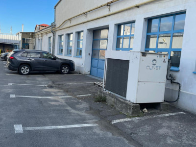 Hala 430mp cu vitrina 21m, posibilitate compartimentare zona circulata