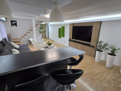 Apartament cu 4 camere de vanzare decomandate 82mp zona Rahovei