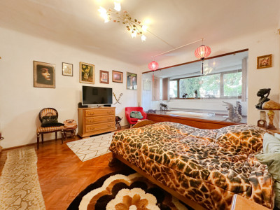 Apartament de vanzare 3 camere la vila in cartier Andrei Muresanu