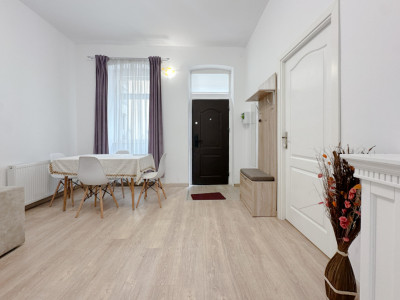 Casa in Centru Clujului cu 2 camere pretabila pentru investitie 