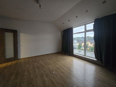 Apartamente de inchiriat Slimnic imagine mica 2