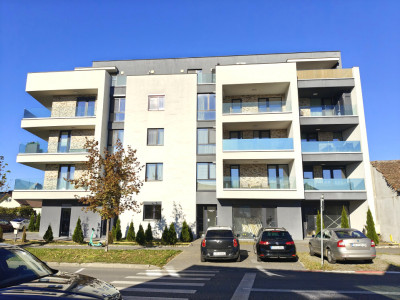 Penthouse de inchiriat 3 camere 2 bai si terasa de 107mp in Piata Cluj