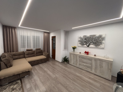 Casa de vanzare cu 5 camere +o curte de 150 mp Zona Terezian Sibiu