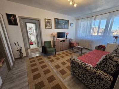 Apartament 2 camere de vanzare etaj intermediar Mihai Viteazul Sibiu