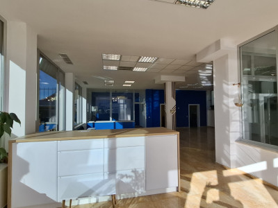 Spatiu de birouri la cheie 150 mp utili 5 parcari zona Valea Aurie