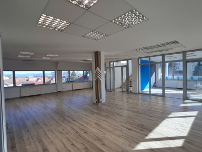 De inchiriat spatiu de birouri 150 mp utili 5 parcari Calea Poplacii