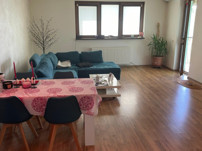 Apartament spatios de vanzare cu terasa si gratar in Arhitectilor